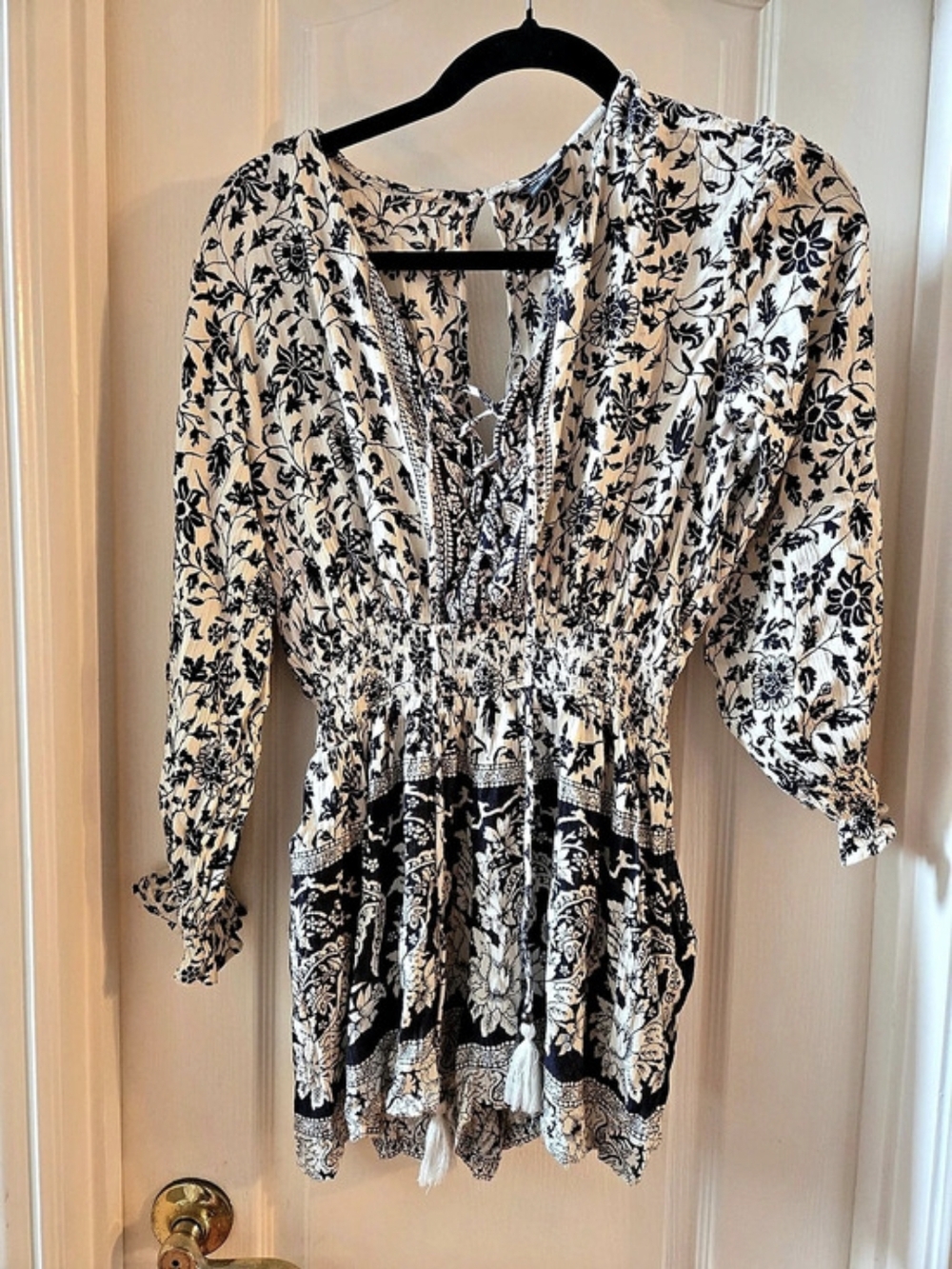 Angie Floral Romper Black & Cream Size Medium